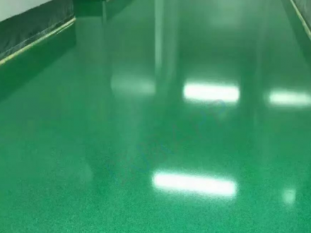 環(huán)氧樹脂彩砂自流平地坪